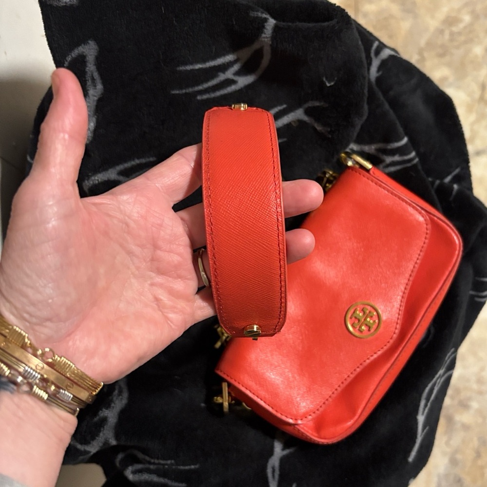 Tory Burch Vibrant Red Crossbody with Gold Chain - Picture 7 of 11